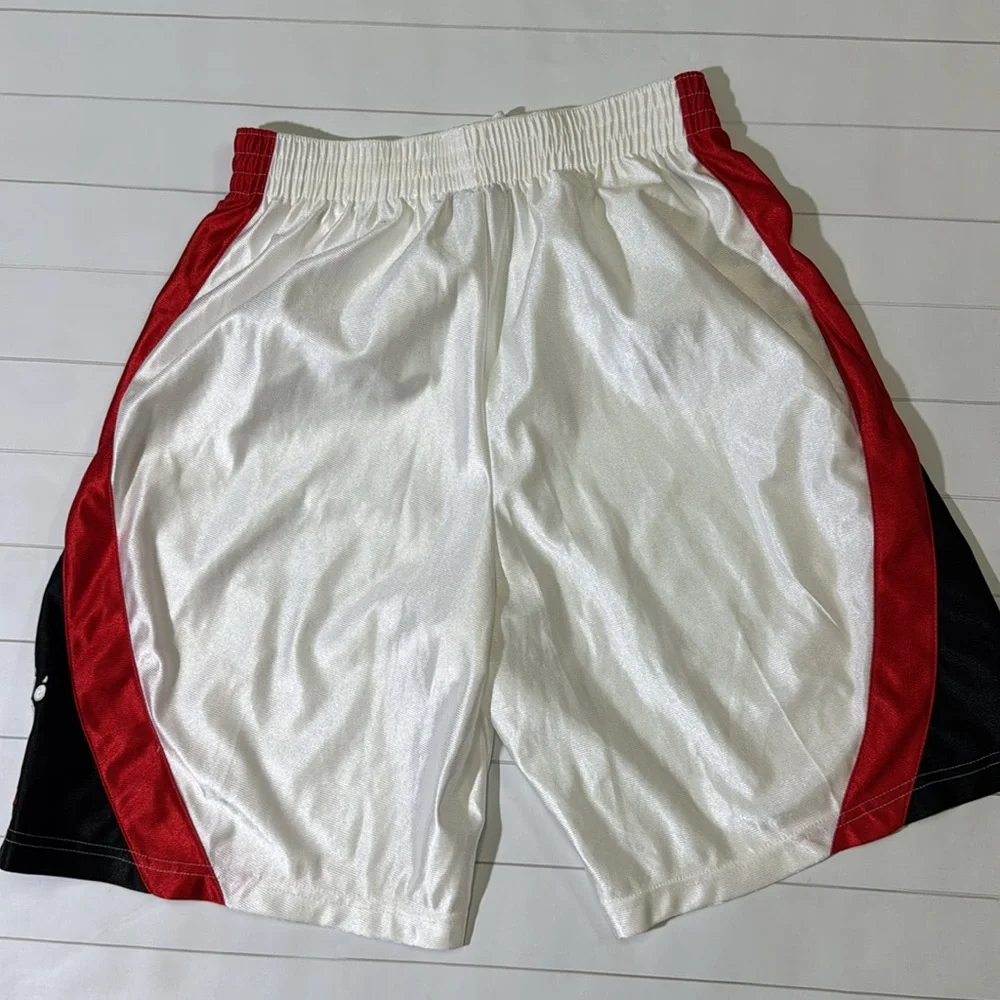 Y2K Jordan mens S Small white Cincinnati Bearcats basketball shorts EUC